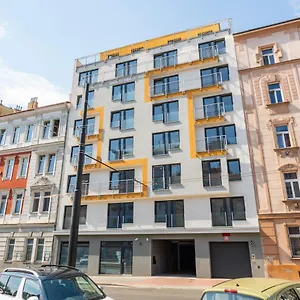 Brand New #31 In Brand New Building With Free Parking In The Center Prag